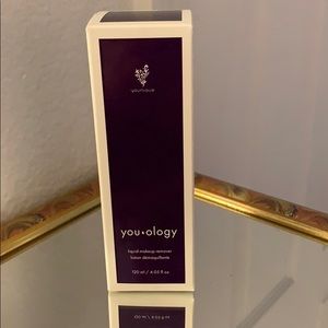 Younique You-ology make up remover